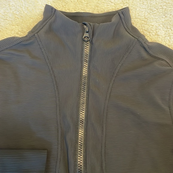 90 Degree by Reflex Cropped half zip - Picture 3 of 10